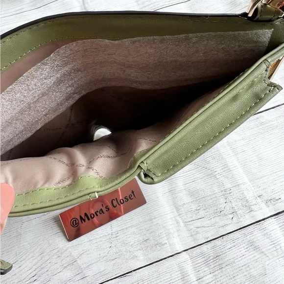 Michael Kors Double Zip Wallet-Wristlet - Picture 4 of 9